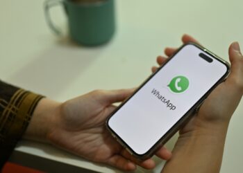 Botão para minimizar tela do WhatsApp em ligações, entenda a atualização