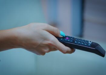 Para que serve os botões vermelho, verde, amarelo e azul no controle remoto da TV
