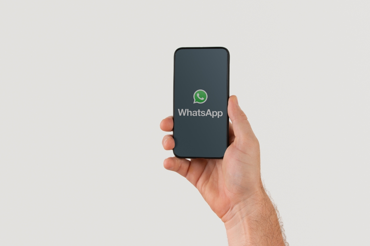 Internet critica a nova cor do WhatsApp