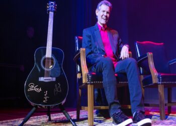 Cantor Randy Travis Surpreende com Nova Música Criada por Inteligência Artificial