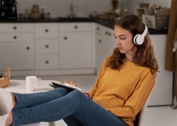IA em Audiolivros Escritores Celebram e Dubladores Protestam; entenda