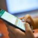 Como fixar mais de um canal no topo do WhatsApp?