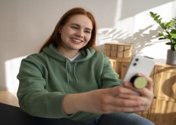 Novidade no WhatsApp Personalize suas chamadas de vídeo com filtros e planos de fundo
