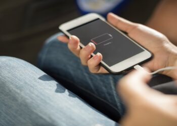 Descubra o que está prejudicando a bateria do seu celular e como evitar!