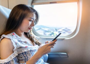 Confira os mitos e verdades do modo avião em voos